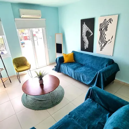 Center: Your Urban Retreat- 100m To The شقة *