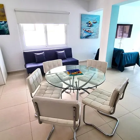 Center: Your Urban Retreat- 100m To The *