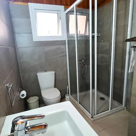 Center: Your Urban Retreat- 100m To The * לרנקה