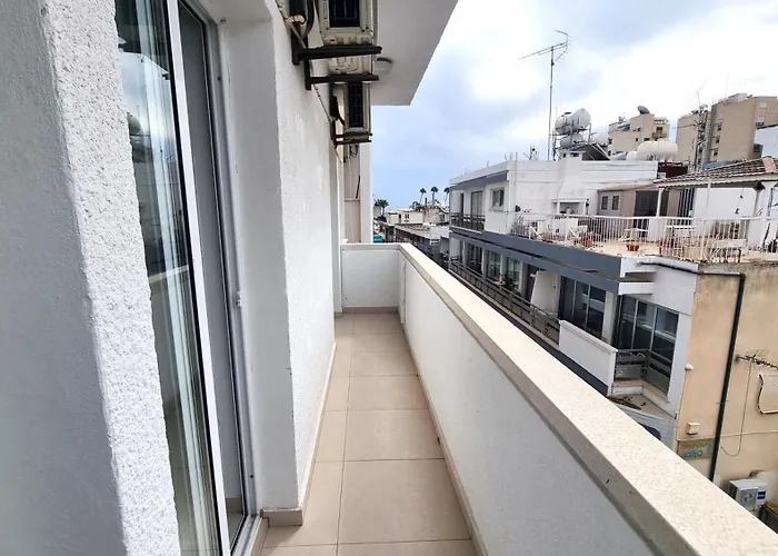 Center: Your Urban Retreat- 100m To The Apartamento